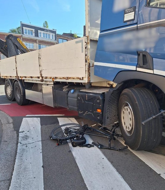 Het ongeval gebeurde op de hoek van de Antwerpsestraat met de Edegemsestraat.