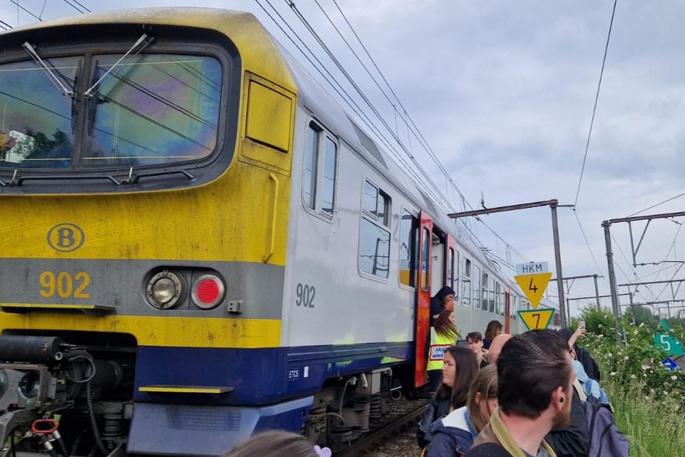 De reizigers konden ter hoogte van de Locomotiefstraat uitstappen.