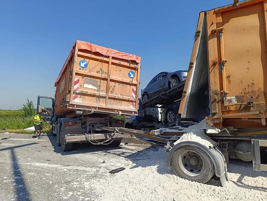 Een ongeval met meerdere vrachtwagens in Vrasene zorgde dinsdag voor veel verkeershinder.