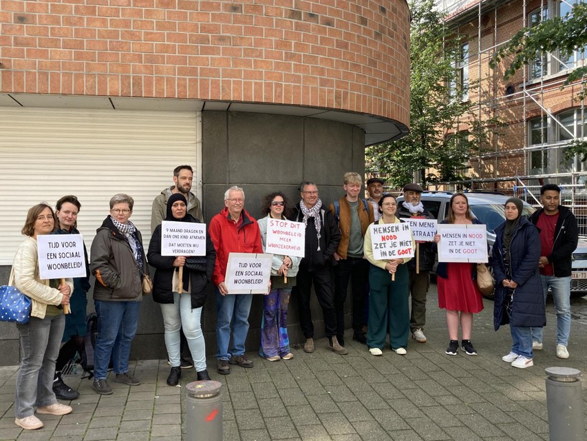 Dinsdagochtend voerde SAAMO actie tegen de uithuiszetting van Karima en tegen het gevoerde woonbeleid.