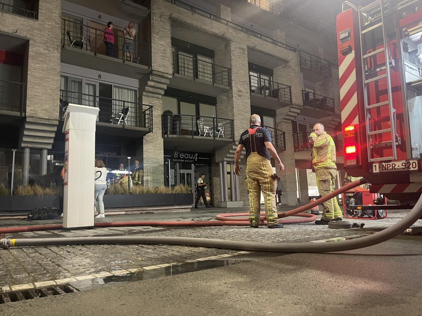 Nadat alle appartementen waren gecontroleerd op aanwezigheid van CO en rook, werden ze vrijgegeven en konden de 132 geëvacueerde personen rond 3 uur terug naar hun flat.