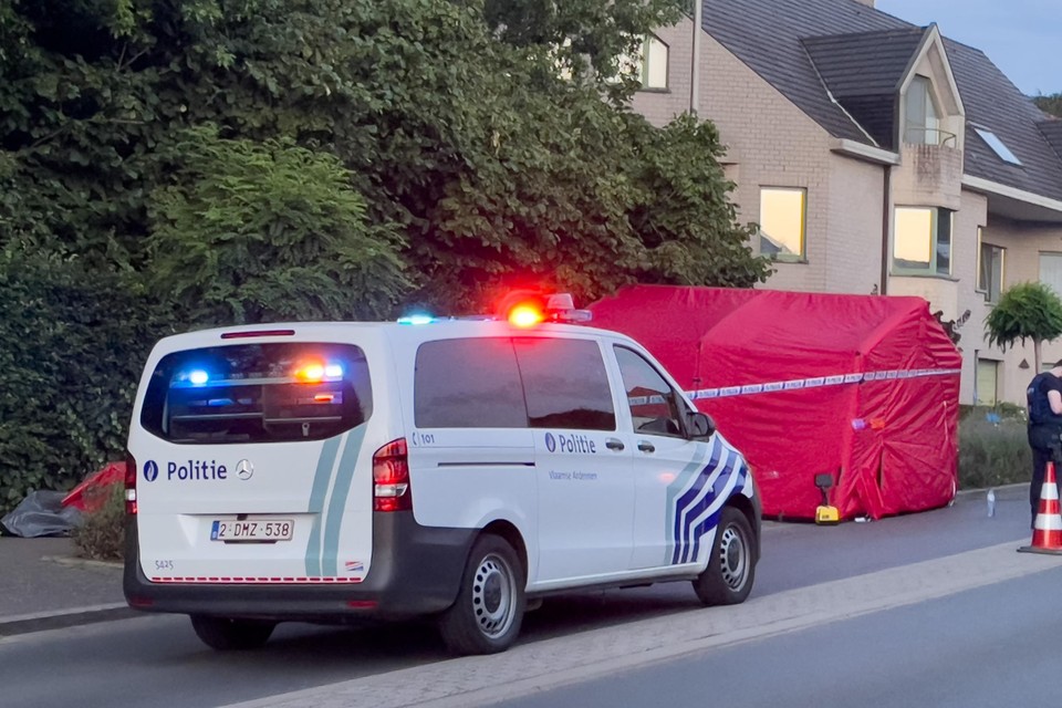 De fietser miste zijn bocht bij de afdaling van de Kluisberg.