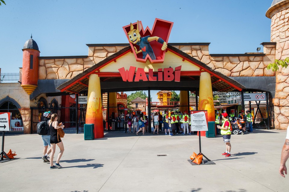 De omwonenden van Walibi moeten voortaan betalen om het pretpark binnen te mogen.