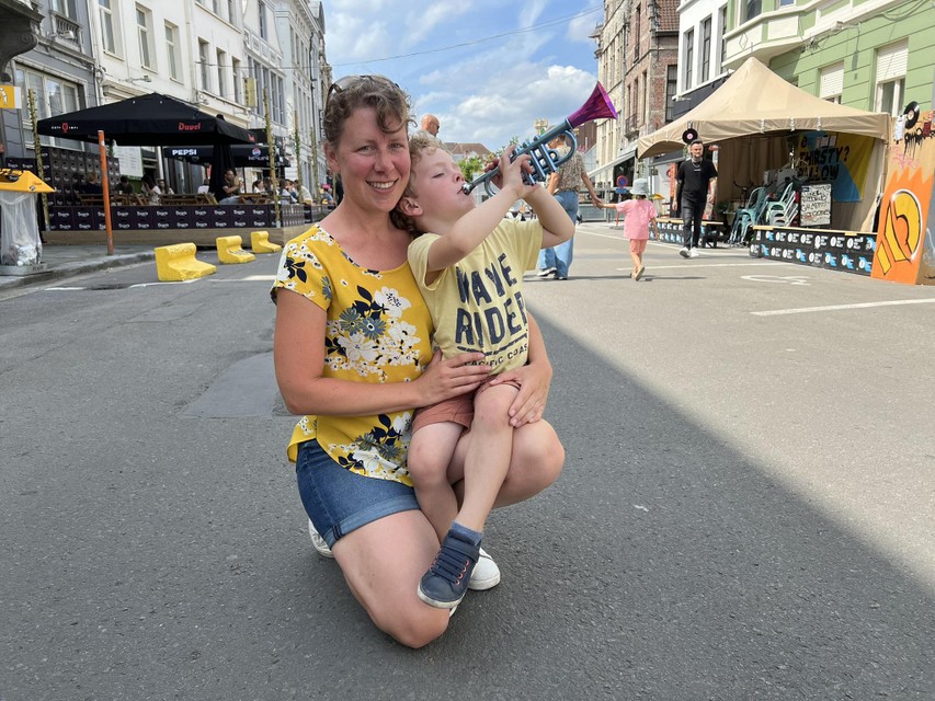 Met mama Geertrui trekt Victor vijf dagen naar de Feesten.