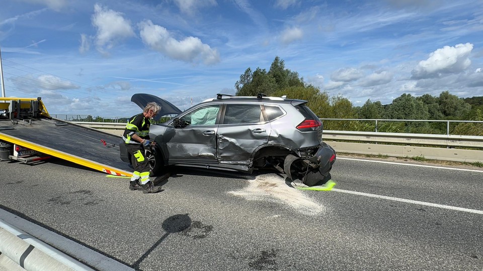 Alle drie de wagens moesten getakeld worden.