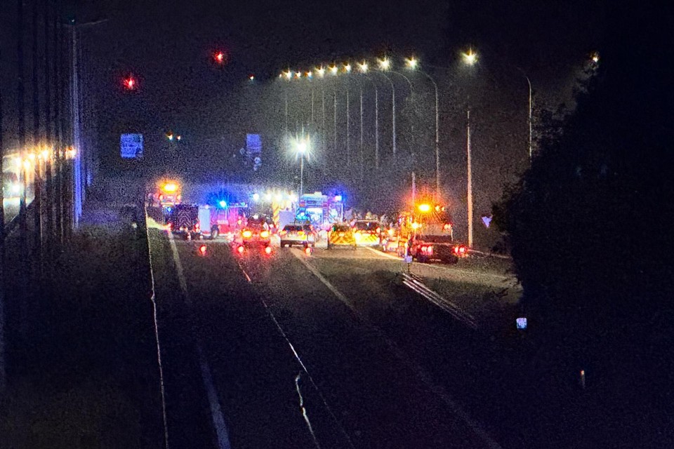 Het zwaar ongeval gebeurde vlak achter de oprit Park Midden-Limburg richting Nederland.