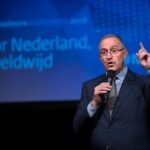 Au! Knettergekke wegkijker Aboutaleb gaat keihard af: ‘Messensteker was terrorist’.