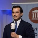 Baudet wil bezem door ambtelijke top: ‘Een klein nachtje van de lange messen op de ministeries zou niet misstaan’.