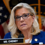 Liz Cheney staat voor een tuchtklacht over geheime communicatie met ‘Ster’ J6 getuige.