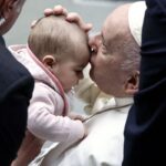 Based! Paus Franciscus gaat los op abortus: “Het afslachten van onschuldigen”.