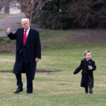 “President Trump’s Heartwarming Gesture: Assisting Elon Musk’s Son ‘Lil X’ into Helicopter Captivates Online Audience”